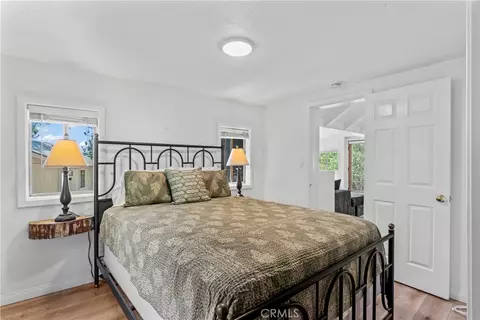 Bedroom - 1139 Bear Springs Rd, Rimforest, CA 92378 photo 2 of 3