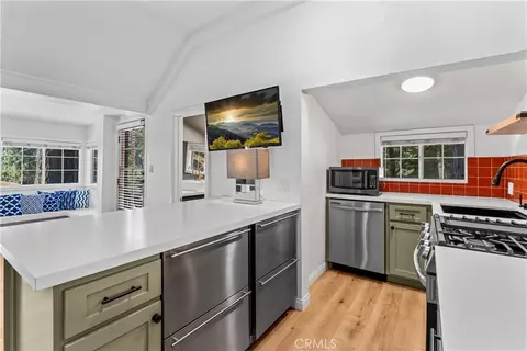 Kitchen - 1139 Bear Springs Rd, Rimforest, CA 92378 photo 3 of 5