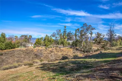 724 W Sunset Dr, Redlands, CA 92373 photo 8