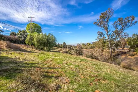 724 W Sunset Dr, Redlands, CA 92373 photo 9