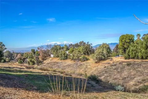 724 W Sunset Dr, Redlands, CA 92373 photo 6