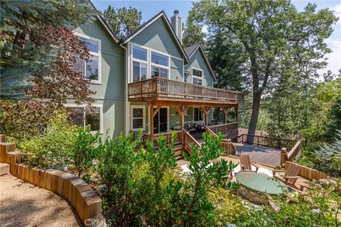 929 Lucerne Ln, Lake Arrowhead, CA 92352