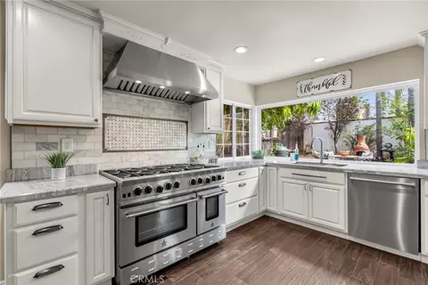1351 Kirkwood Dr, Corona, CA 92882
