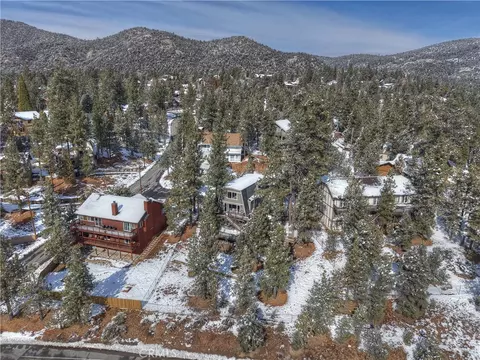 View/Area - 1004 White Mountain Dr, Big Bear City, CA 92314 photo 2 of 4