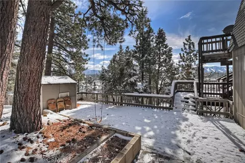 Exterior - 1004 White Mountain Dr, Big Bear City, CA 92314 photo 4 of 5
