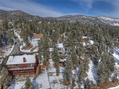 View/Area - 1004 White Mountain Dr, Big Bear City, CA 92314 photo 3 of 4