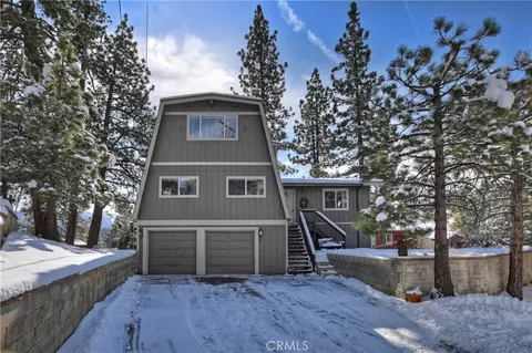 Exterior - 1004 White Mountain Dr, Big Bear City, CA 92314 photo 2 of 5
