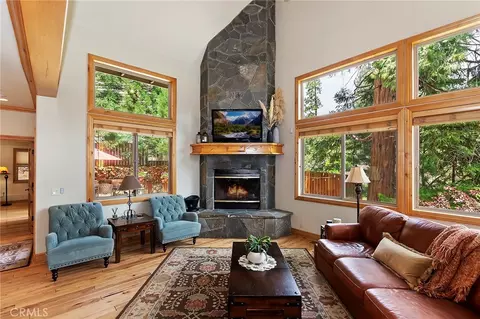 116 Fairway Dr, Lake Arrowhead, CA 92352