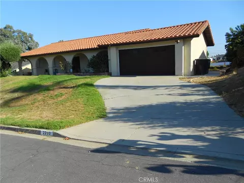 2233 Mountain Vw, Corona, CA 92882