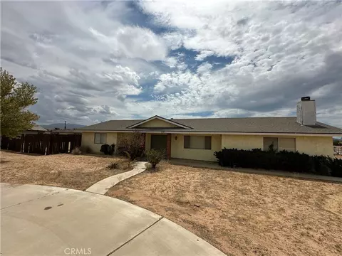 20489 Wren, Apple Valley, CA 92308