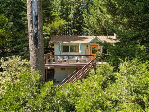708 Pinnacle Dr, Lake Arrowhead, CA 92352