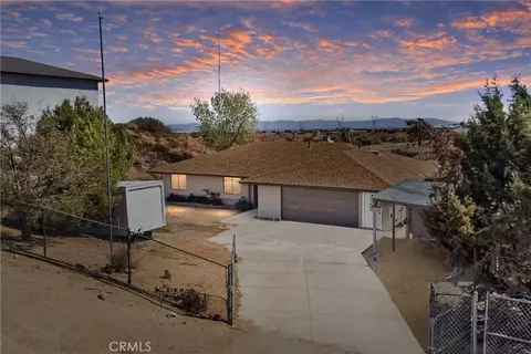 8121 Anaconda Ave, Oak Hills, CA 92344