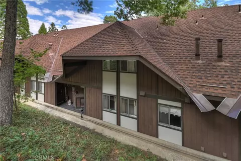 966 Willow Creek Rd #25, Lake Arrowhead, CA 92352