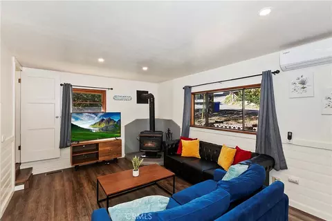 Living - 1262 Bear Springs Rd, Rimforest, CA 92378 photo 3 of 5