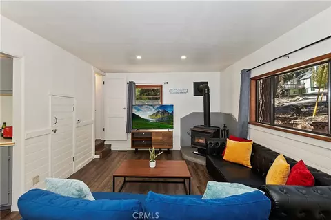 Living - 1262 Bear Springs Rd, Rimforest, CA 92378 photo 2 of 5