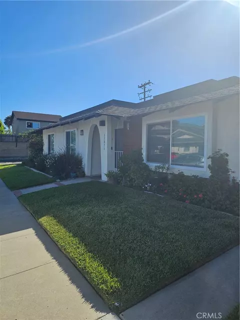 17071 Pinehurst, Huntington Beach, CA 92647