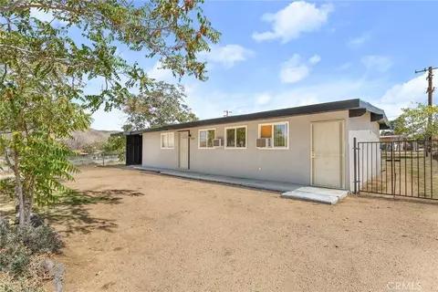 7427 Acoma Trl, Yucca Valley, CA 92284