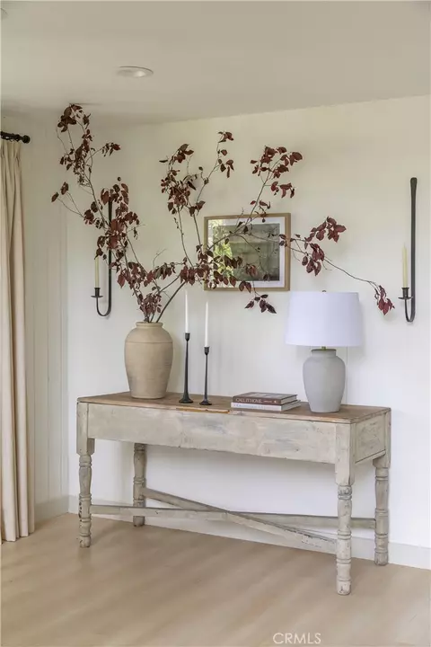 Entry Way - 527 Rainier Rd, Lake Arrowhead, CA 92352 photo 1 of 2