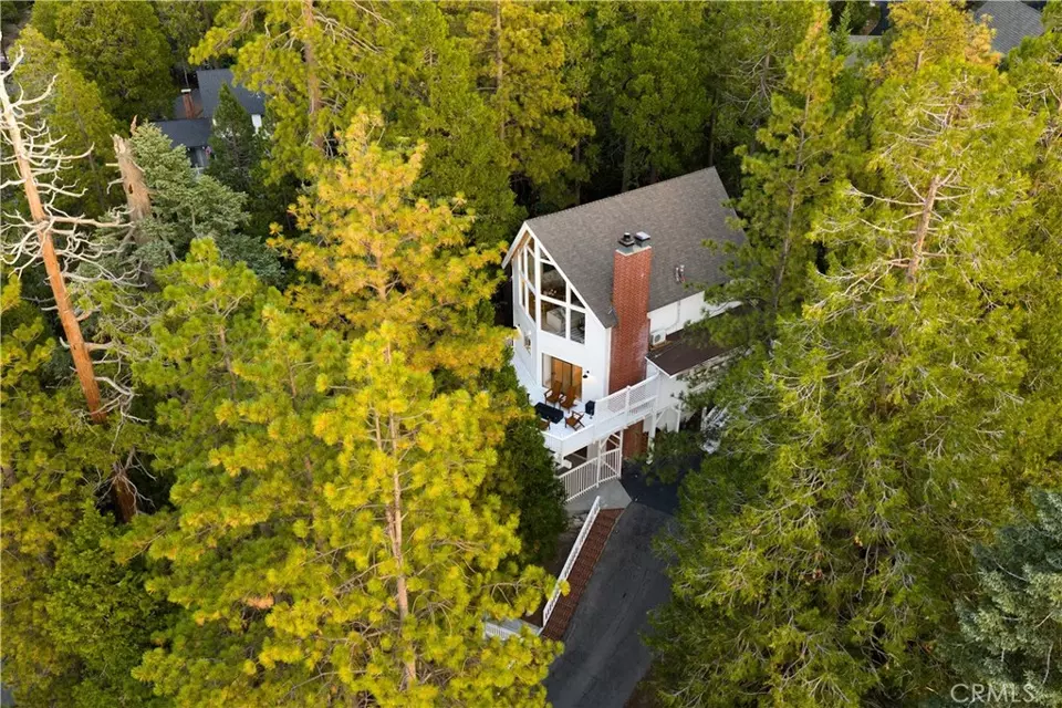 Exterior - 527 Rainier Rd, Lake Arrowhead, CA 92352 photo 9 of 10