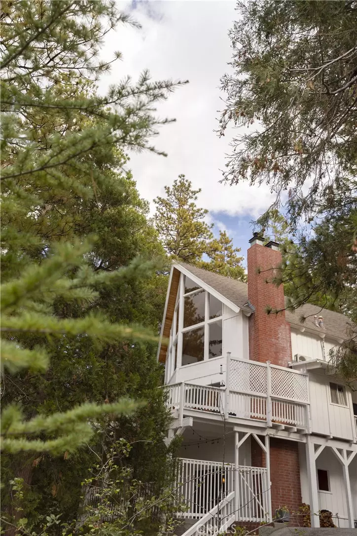 Exterior - 527 Rainier Rd, Lake Arrowhead, CA 92352 photo 6 of 10