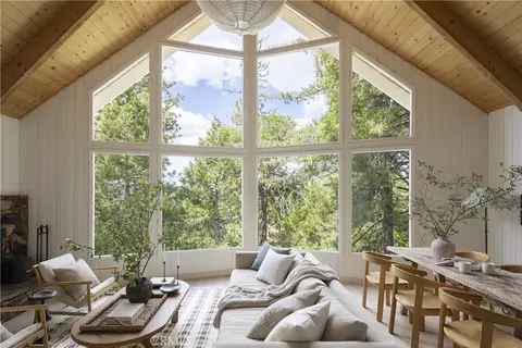 Living - 527 Rainier Rd, Lake Arrowhead, CA 92352 photo 1 of 5