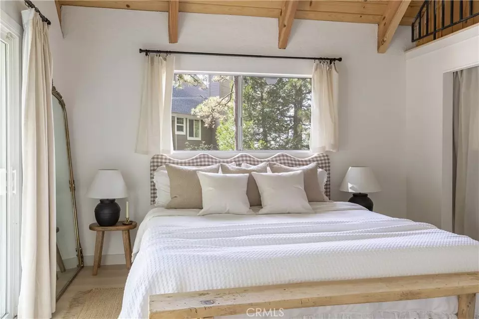 Bedroom - 527 Rainier Rd, Lake Arrowhead, CA 92352 photo 1 of 6