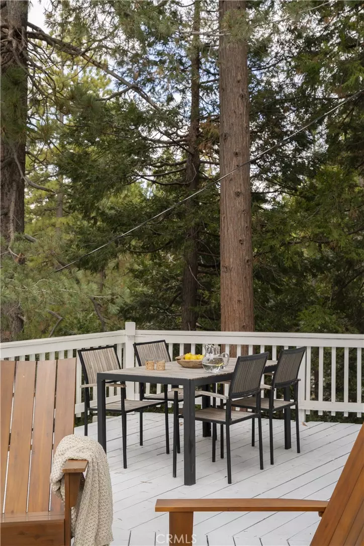 Exterior - 527 Rainier Rd, Lake Arrowhead, CA 92352 photo 4 of 10