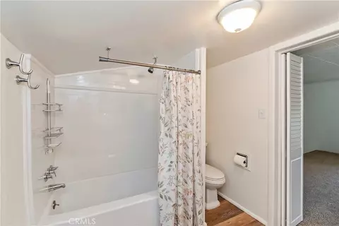 Bath - 23581 Lake Dr, Crestline, CA 92325 photo 3 of 4