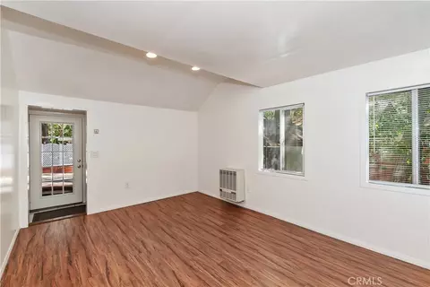 Living - 23581 Lake Dr, Crestline, CA 92325 photo 4 of 8