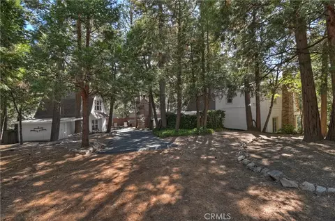 Exterior - 23581 Lake Dr, Crestline, CA 92325 photo 7 of 9