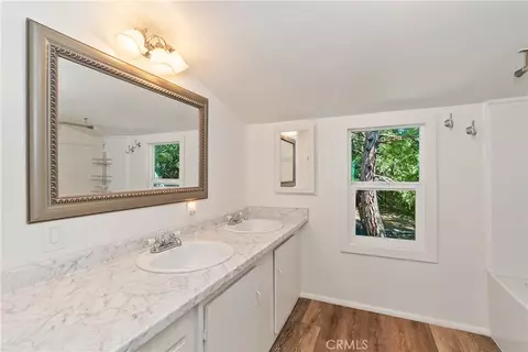 Bath - 23581 Lake Dr, Crestline, CA 92325 photo 2 of 4