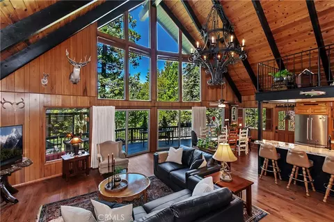 158 Golf Course Rd, Lake Arrowhead, CA 92352