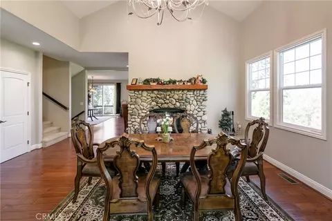 Dining - 28449 Fresh Spring Ln, Lake Arrowhead, CA 92352 photo 3 of 4