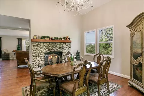 Dining - 28449 Fresh Spring Ln, Lake Arrowhead, CA 92352 photo 1 of 4