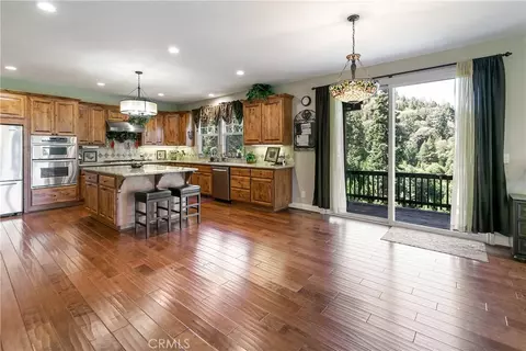 28449 Fresh Spring Ln, Lake Arrowhead, CA 92352