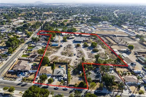 10702 Cypress, Riverside, CA 92505 photo 2