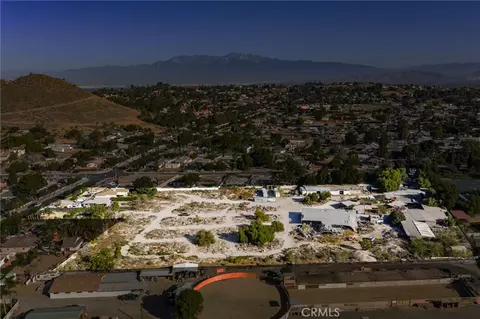 10702 Cypress, Riverside, CA 92505 photo 6