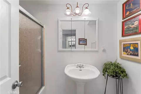 Bath - 705 Cypress Rd, Cedar Glen, CA 92321 photo 2 of 4