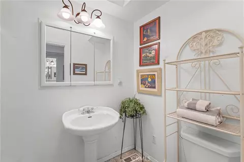 Bath - 705 Cypress Rd, Cedar Glen, CA 92321 photo 1 of 4