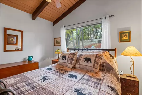 Bedroom - 705 Cypress Rd, Cedar Glen, CA 92321 photo 2 of 6