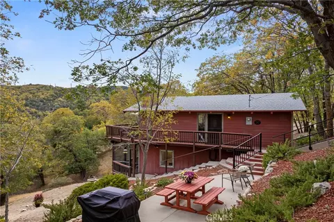 Exterior - 705 Cypress Rd, Cedar Glen, CA 92321 photo 15 of 22