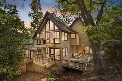 28220 Bern Ln, Lake Arrowhead, CA 92352