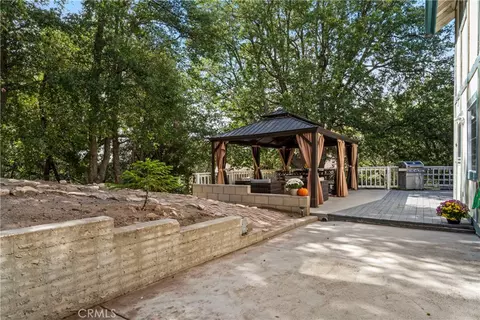955 Teakwood Dr, Lake Arrowhead, CA 92352