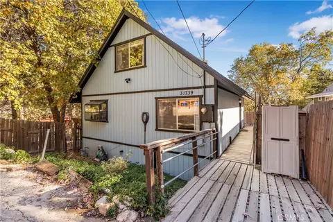 31739 Panorama Dr, Running Springs, CA 92382