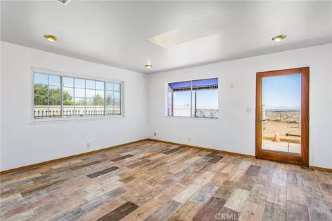 Living - 7045 Oak Hill Rd, Oak Hills, CA 92344 photo 4 of 5