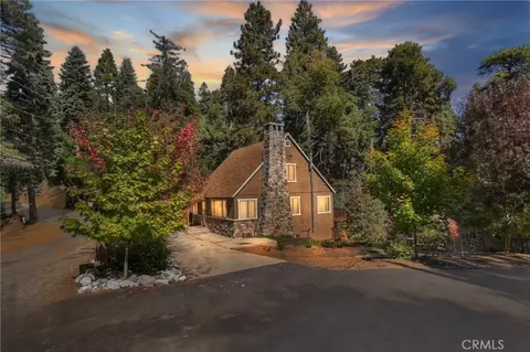 863 Oak Rd, Lake Arrowhead, CA 92386