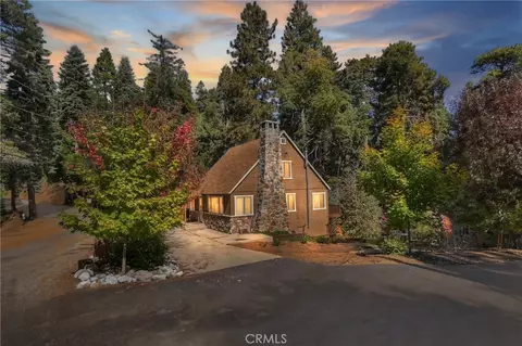 863 Oak Rd, Lake Arrowhead, CA 92386