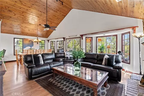 221 Grizzly Rd, Lake Arrowhead, CA 92352