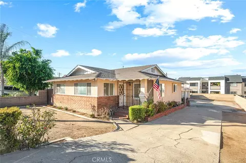 1221 W 10th St, Corona, CA 92882
