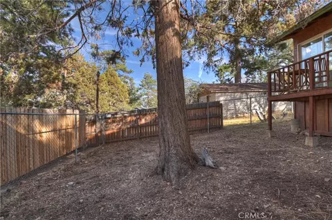Exterior - 811 Leonard Ln, Sugarloaf, CA 92386 photo 4 of 6